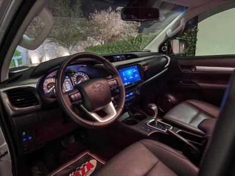 TOYOTA Hilux Caminhonete 2.8 16V SRX PLUS 4X4 TURBO DIESEL CABINE DUPLA AUTOMTICO, Foto 14