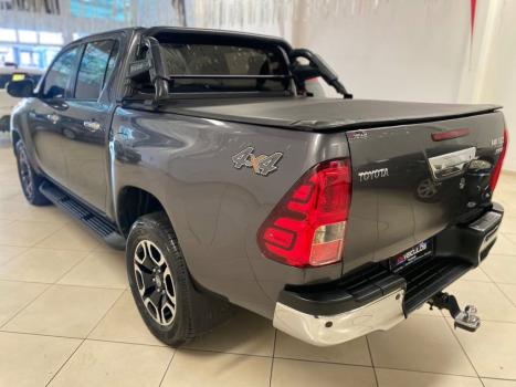 TOYOTA Hilux Caminhonete 2.8 16V SRV 4X4 DIESEL CABINE DUPLA AUTOMTICO, Foto 2