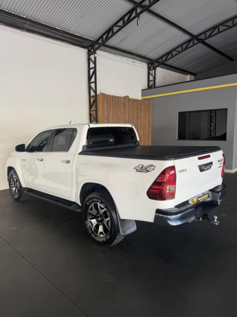 TOYOTA Hilux Caminhonete 2.8 16V SRX 50 ANOS 4X4 TURBO DIESEL CABINE DUPLA AUTOMTICO, Foto 6