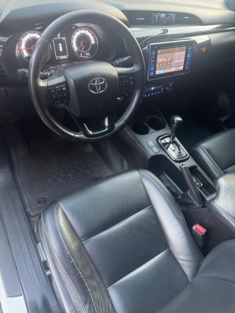 TOYOTA Hilux Caminhonete 2.8 16V SRX 50 ANOS 4X4 TURBO DIESEL CABINE DUPLA AUTOMTICO, Foto 10