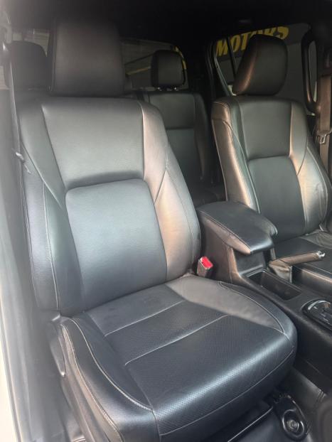 TOYOTA Hilux Caminhonete 2.8 16V SRX 50 ANOS 4X4 TURBO DIESEL CABINE DUPLA AUTOMTICO, Foto 13