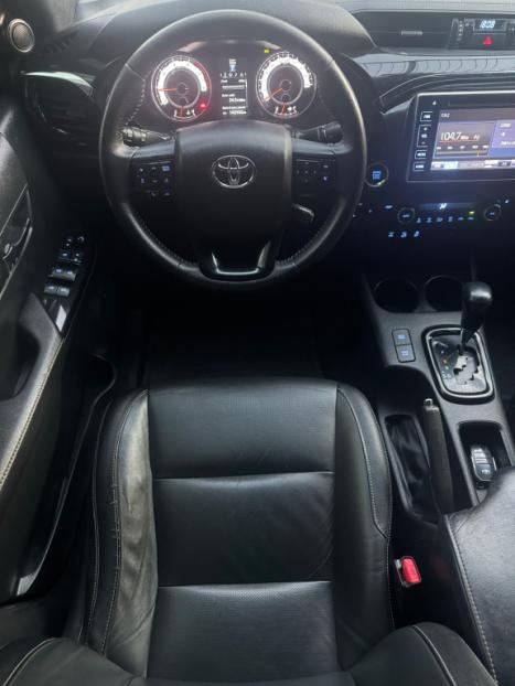 TOYOTA Hilux Caminhonete 2.8 16V SRX 50 ANOS 4X4 TURBO DIESEL CABINE DUPLA AUTOMTICO, Foto 17