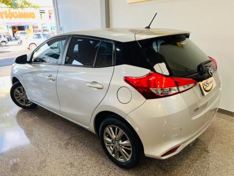 TOYOTA Yaris Hatch 1.5 16V 4P FLEX XL PLUS CONNECT MULTIDRIVE AUTOMTICO CVT, Foto 4