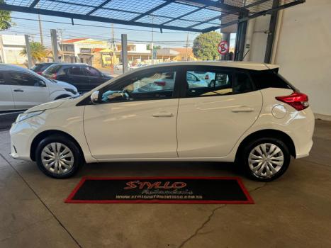 TOYOTA Yaris Hatch 1.5 16V 4P FLEX XL PLUS CONNECT MULTIDRIVE AUTOMTICO CVT, Foto 2