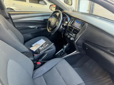 TOYOTA Yaris Hatch 1.5 16V 4P FLEX XL PLUS CONNECT MULTIDRIVE AUTOMTICO CVT, Foto 15