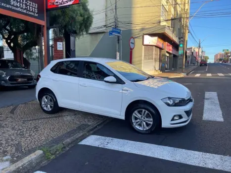 VOLKSWAGEN Polo Hatch 1.0 12V 4P 200 TSI COMFORTLINE, Foto 4