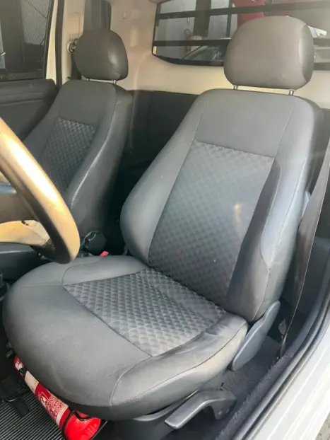 VOLKSWAGEN Saveiro 1.6 FLEX MPI TRENDLINE CABINE SIMPLES, Foto 4