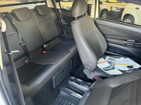 VOLKSWAGEN Saveiro 1.6 G7 CABINE DUPLA TRENDLINE FLEX, Foto 3