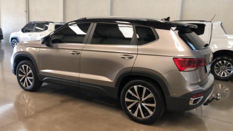 VOLKSWAGEN Taos 1.4 16V 4P FLEX 250 TSI HIGHLINE AUTOMTICO, Foto 4