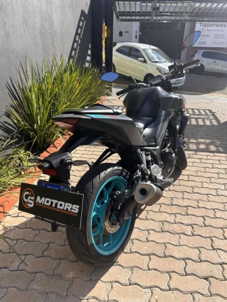 YAMAHA MT-03 300 ABS, Foto 8