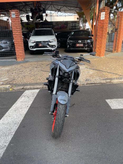 YAMAHA MT-03 300 ABS, Foto 12