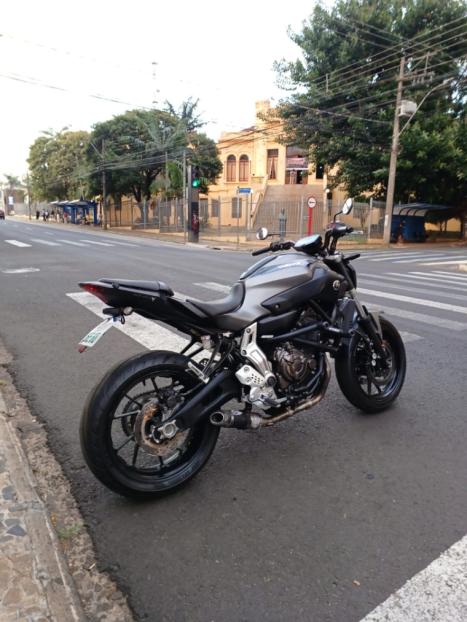 YAMAHA MT-07 700 ABS, Foto 4