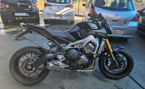 YAMAHA MT-09 850 ABS, Foto 2