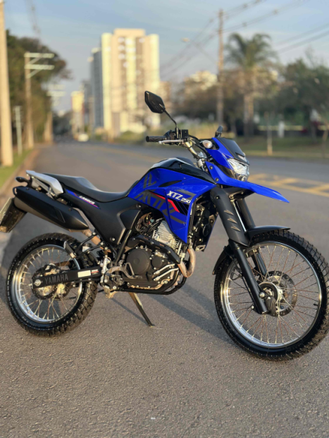 YAMAHA XTZ 250 LANDER, Foto 2