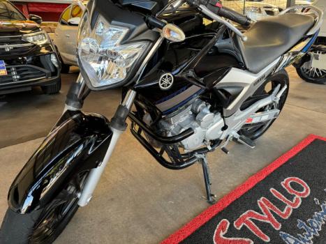 YAMAHA YS Fazer 250 LIMITED EDITION, Foto 2