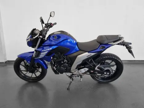 YAMAHA YS Fazer 250 LIMITED EDITION, Foto 6