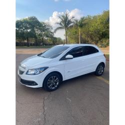 CHEVROLET Onix Hatch 1.4 4P FLEX LT CHEVROLET Onix Hatch 1.4 4P FLEX LT