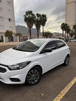 CHEVROLET Onix Hatch 1.0 4P FLEX JOY BLACK