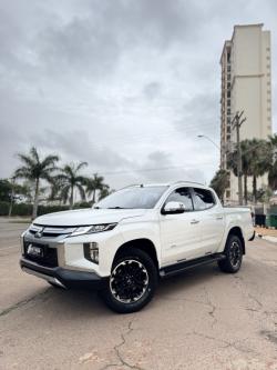 MITSUBISHI L 200 Triton 2.4 16V SPORT HPE-S 4X4 CABINE DUPLA TURBO DIESEL AUTOMTICO