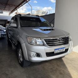 TOYOTA Hilux Caminhonete 3.0 4P 4X4 SRV TURBO DIESEL CABINE DUPLA AUTOM�TICO