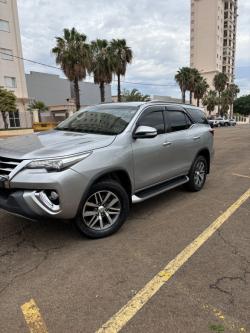 TOYOTA Hilux SW4 2.8 16V 4P SRX 4X4 7 LUGARES TURBO DIESEL AUTOMTICO