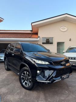 TOYOTA Hilux SW4 2.8 4P SRX 4X4 DIAMOND 7 LUGARES TURBO DIESEL AUTOM�TICO