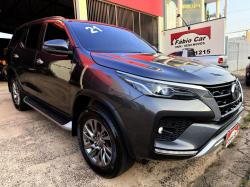 TOYOTA Hilux SW4 2.8 16V 4P SRX 4X4 7 LUGARES TURBO DIESEL AUTOMÁTICO