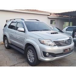 TOYOTA Hilux SW4 3.0 16V 4P SRV 4X4 7 LUGARES TURBO DIESEL AUTOM�TICO