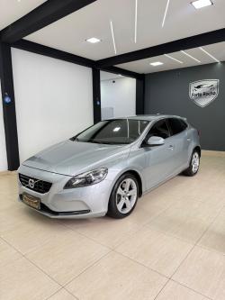 VOLVO V40 2.0 4P T4 MOMENTUM TURBO AUTOM�TICO