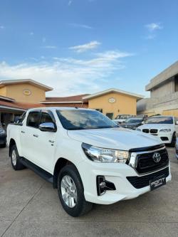 TOYOTA Hilux Caminhonete 2.7 16V 4P SR FLEX CABINE DUPLA AUTOMTICO