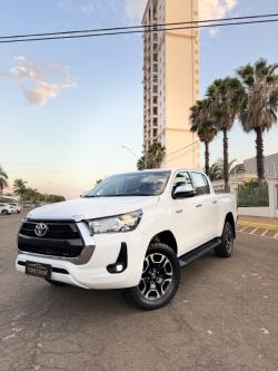 TOYOTA Hilux Caminhonete 2.7 16V 4P SRV FLEX CABINE DUPLA AUTOMTICO