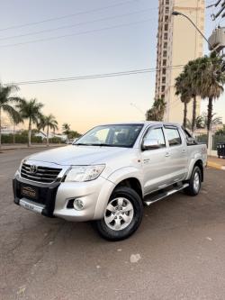 TOYOTA Hilux Caminhonete 2.7 16V 4P SR FLEX CABINE DUPLA AUTOMTICO