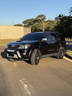 TOYOTA Hilux SW4 2.8 4P 4X4 TURBO DIESEL