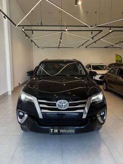 TOYOTA Hilux SW4 2.8 16V 4P SRX 4X4 7 LUGARES TURBO DIESEL AUTOMTICO
