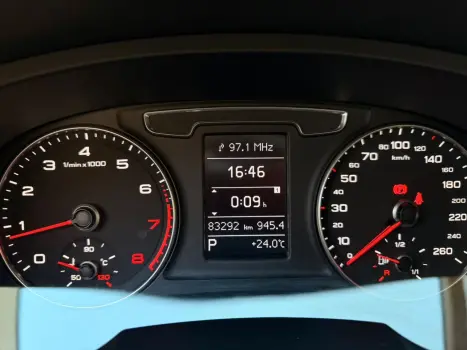 AUDI Q3 1.4 4P TFSI ATTRACTION S-TRONIC AUTOM�TICO, Foto 9