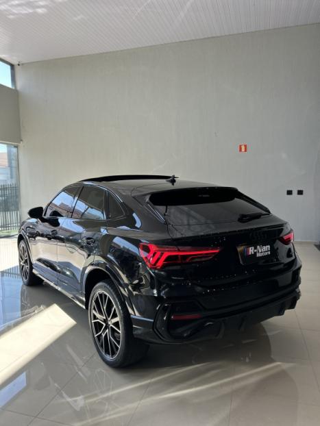 AUDI Q3 2.0 4P 40 TFSI PERFORMANCE BLACK QUATTRO TIPTRONIC AUTOM�TICO, Foto 4