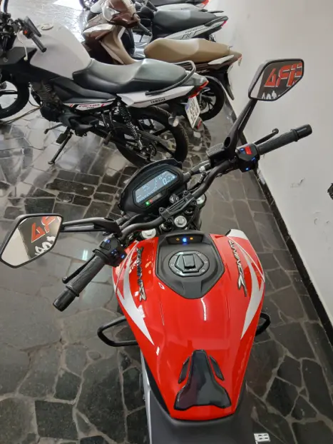 BAJAJ Dominar 200 , Foto 2 BAJAJ Dominar 200 , Foto 2