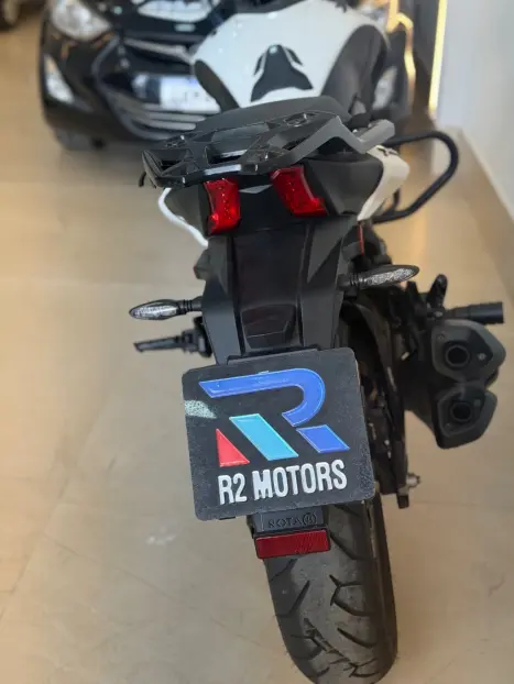BAJAJ Dominar 400 , Foto 3
