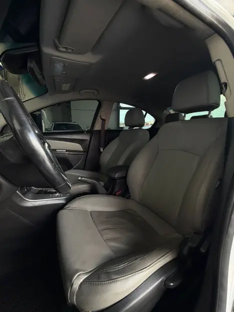 CHEVROLET Cruze Sedan 1.8 16V 4P LTZ ECOTEC FLEX AUTOM�TICO, Foto 9