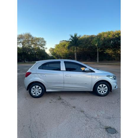 CHEVROLET Onix Hatch 1.0 4P FLEX LT, Foto 5 CHEVROLET Onix Hatch 1.0 4P FLEX LT, Foto 5