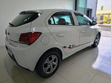 CHEVROLET Onix Hatch 1.0 4P FLEX LT, Foto 8 CHEVROLET Onix Hatch 1.0 4P FLEX LT, Foto 8