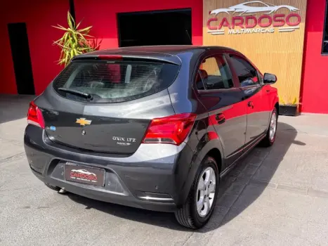 CHEVROLET Onix Hatch 1.4 4P FLEX LTZ, Foto 8