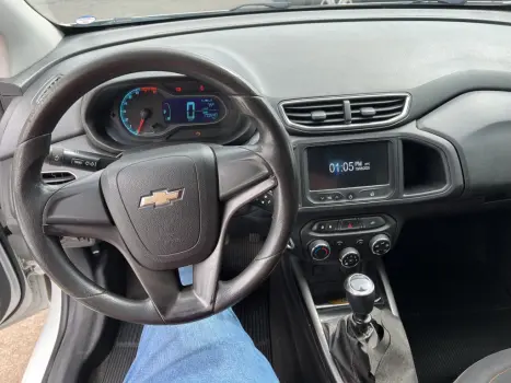 CHEVROLET Onix Hatch 1.4 4P FLEX LTZ, Foto 3 CHEVROLET Onix Hatch 1.4 4P FLEX LTZ, Foto 3