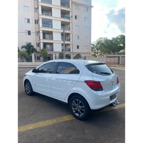 CHEVROLET Onix Hatch 1.4 4P FLEX LT, Foto 6 CHEVROLET Onix Hatch 1.4 4P FLEX LT, Foto 6