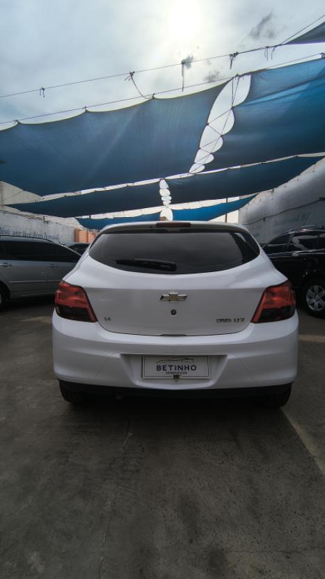 CHEVROLET Onix Hatch 1.4 4P FLEX LTZ, Foto 4