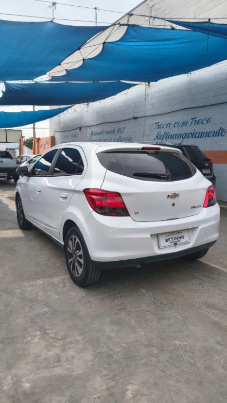 CHEVROLET Onix Hatch 1.4 4P FLEX LTZ, Foto 6