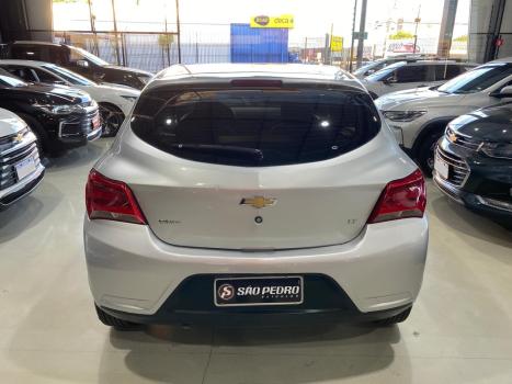 CHEVROLET Onix Hatch 1.0 4P FLEX LT, Foto 7 CHEVROLET Onix Hatch 1.0 4P FLEX LT, Foto 7