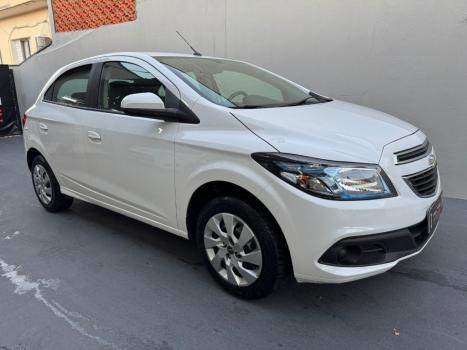 CHEVROLET Onix Hatch 1.4 4P FLEX LT AUTOMÁTICO, Foto 2 CHEVROLET Onix Hatch 1.4 4P FLEX LT AUTOMÁTICO, Foto 2