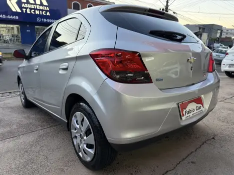 CHEVROLET Onix Hatch 1.4 4P FLEX LT AUTOMTICO, Foto 4