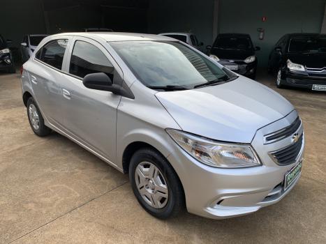 CHEVROLET Onix Hatch 1.0 4P FLEX LT, Foto 3 CHEVROLET Onix Hatch 1.0 4P FLEX LT, Foto 3